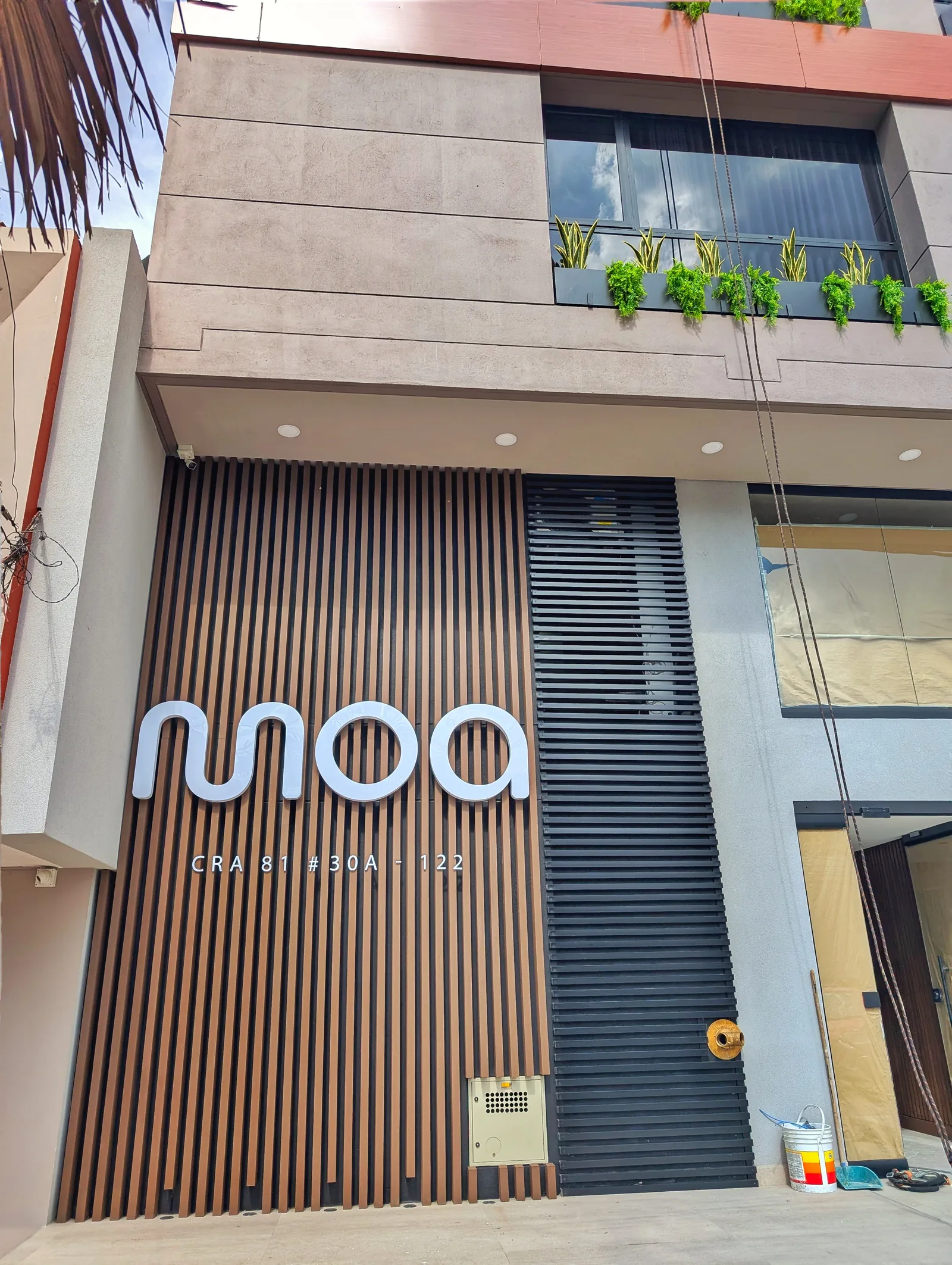 Fachada de Moa Select en Belén, Medellín